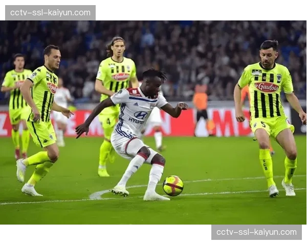 法甲：摩纳哥3-2里昂，本耶德尔点射绝杀